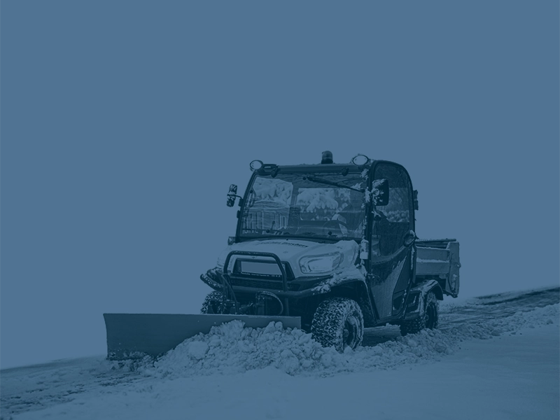 Schneeschiebemaschine im Einsatz